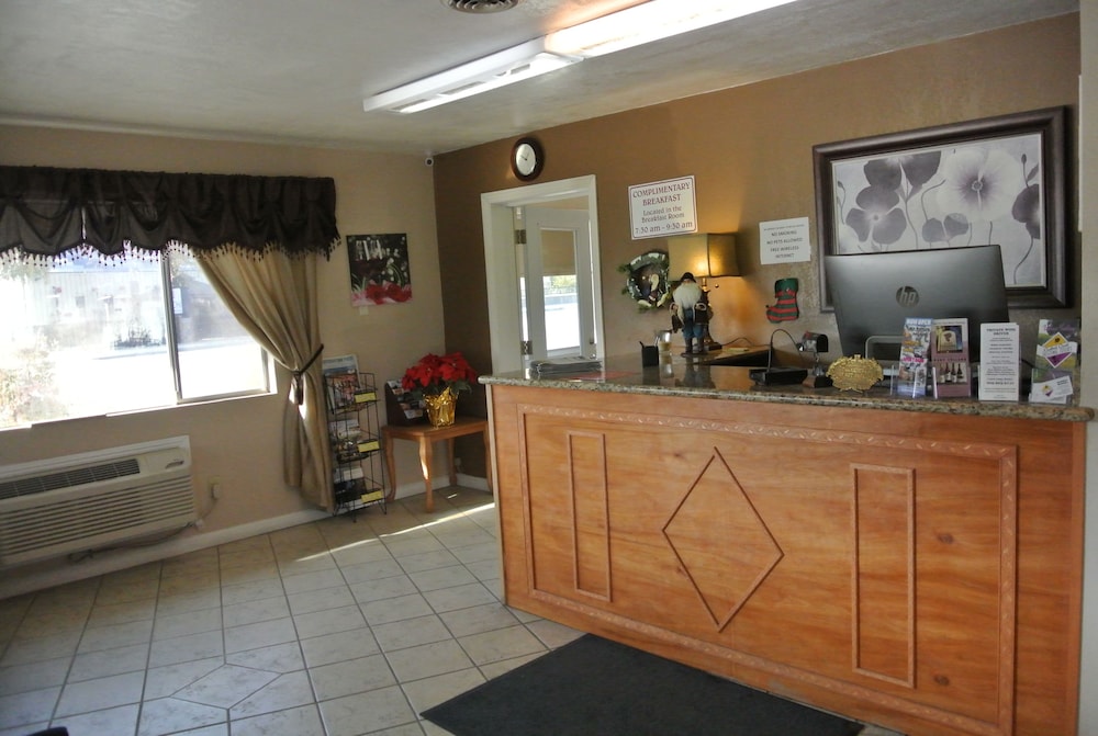 Vino Inn & Suites (ex Rancho Tee Motel) 10/63