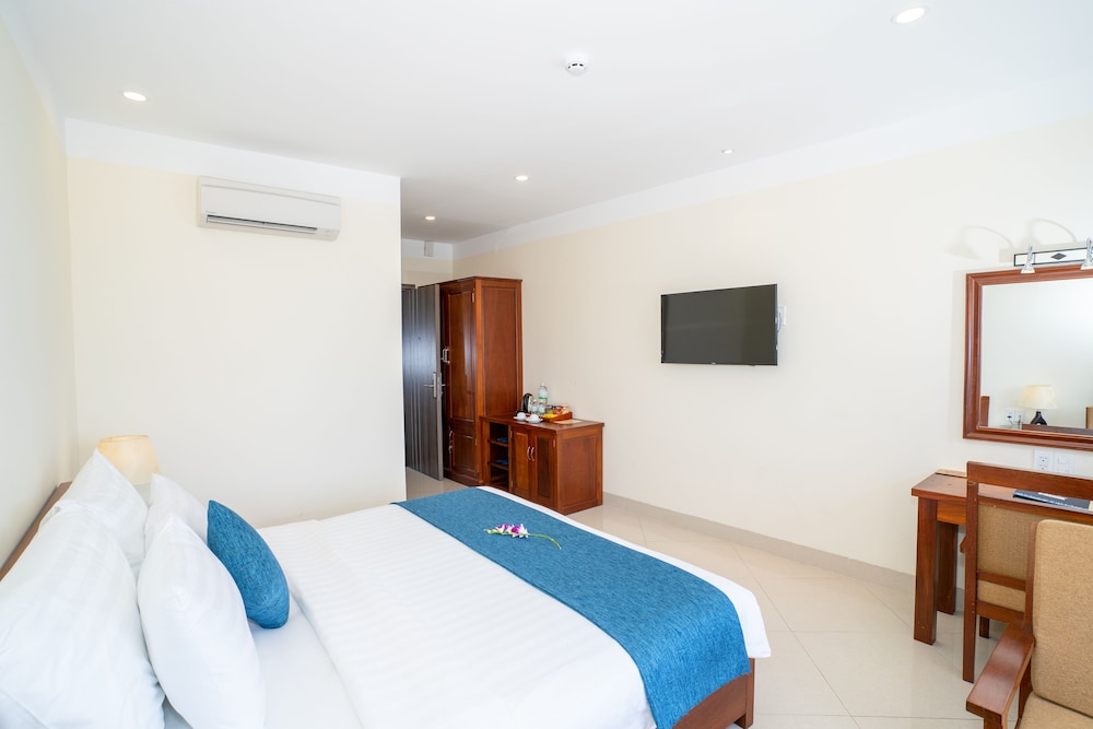 Navy Hotel Cam Ranh 16/50