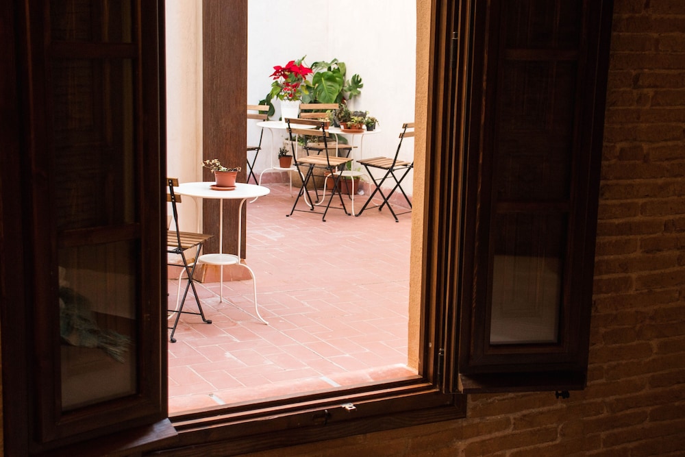 Amfores Boutique Guest House 52/65