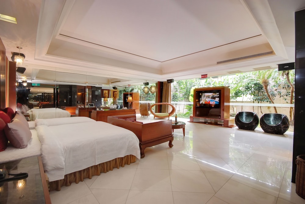 Q Motel 19/71