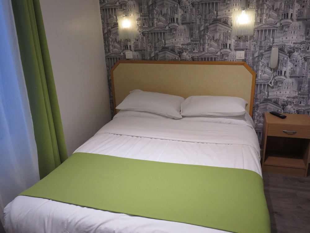 Marys Hotel Republique 31/60