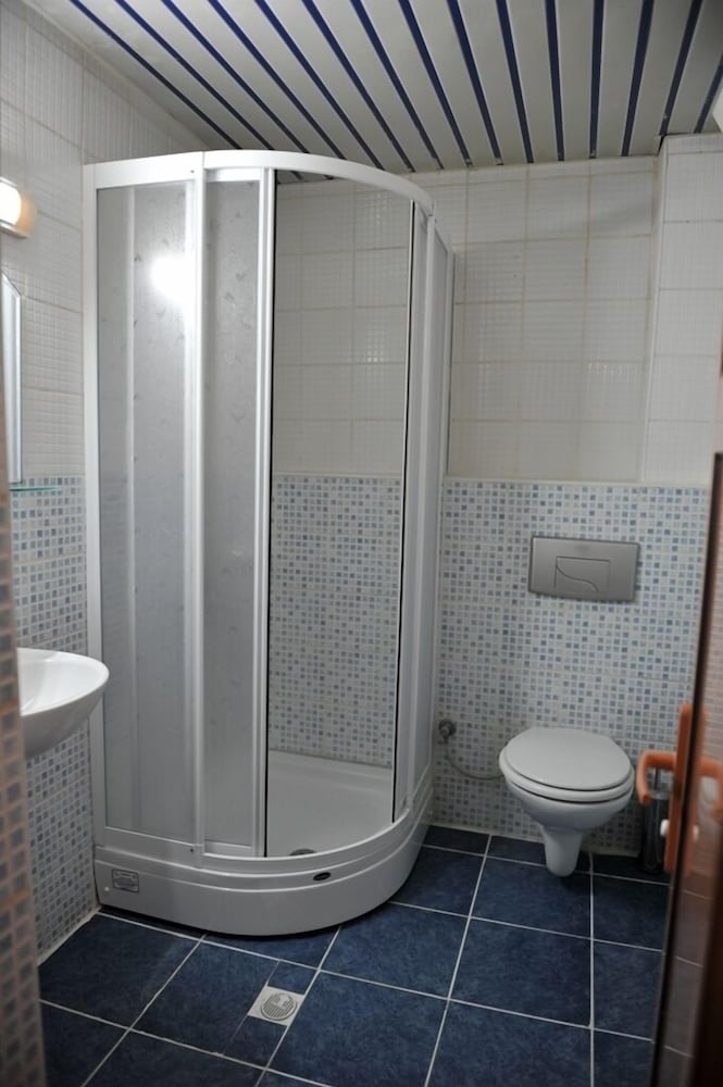 Saray Hotel 44/47