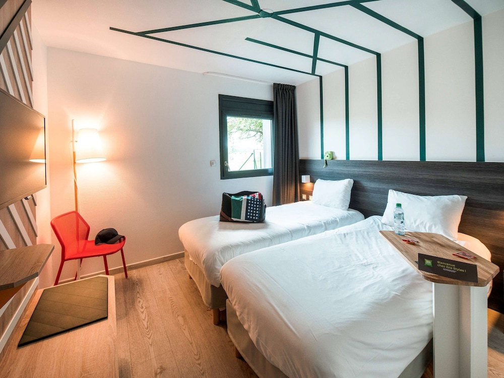 Ibis Styles Rouen Val-de-Reuil 24/78