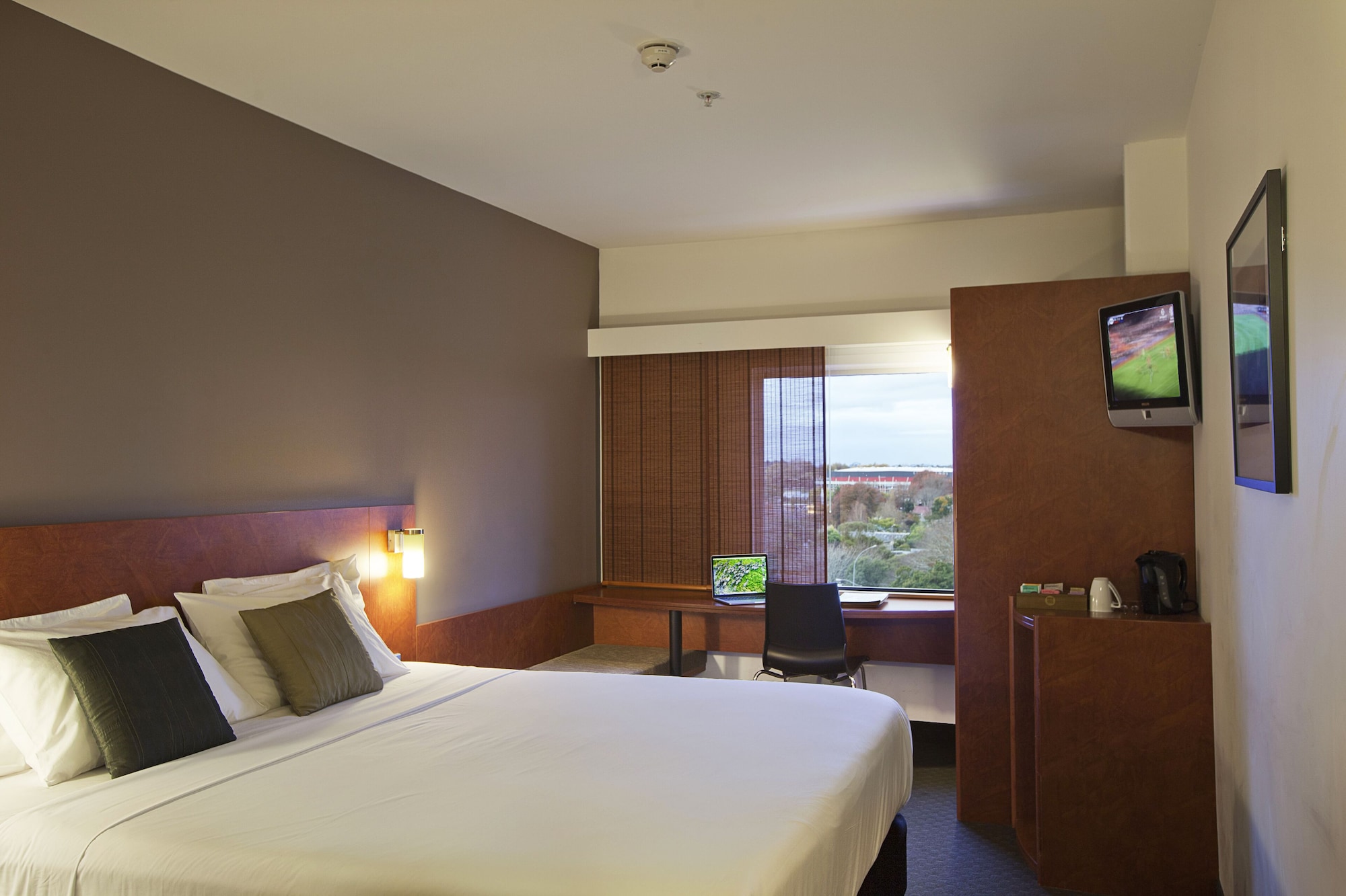 STANDARD, KING BED