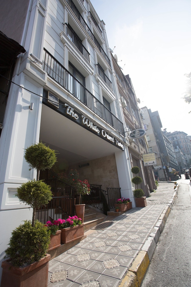 The White Orient Hotel 2/64