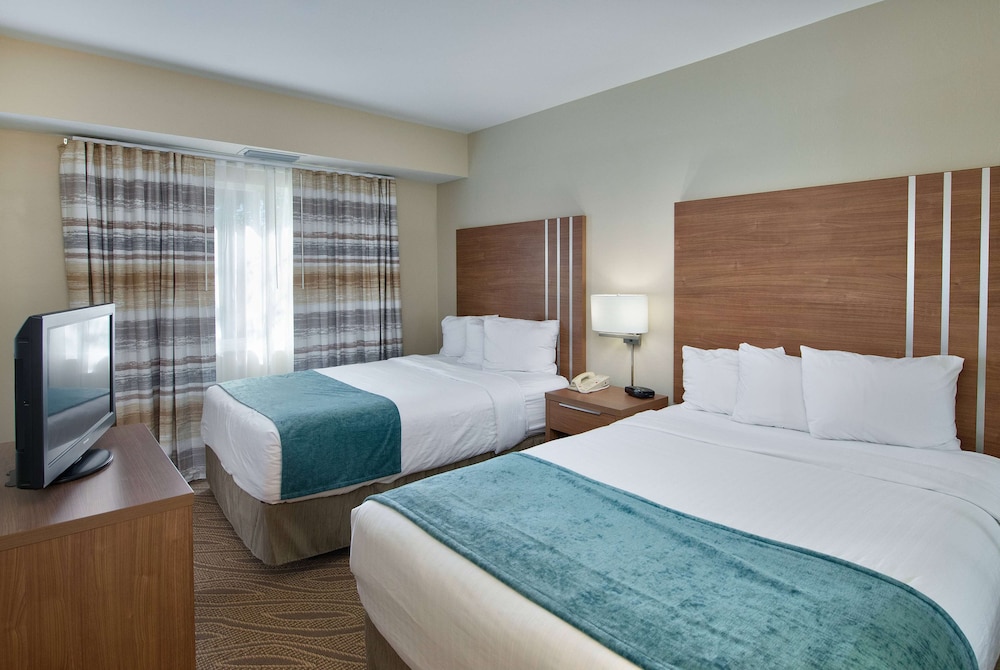 Hawthorn Extended Stay by Wyndham Naples 12/54