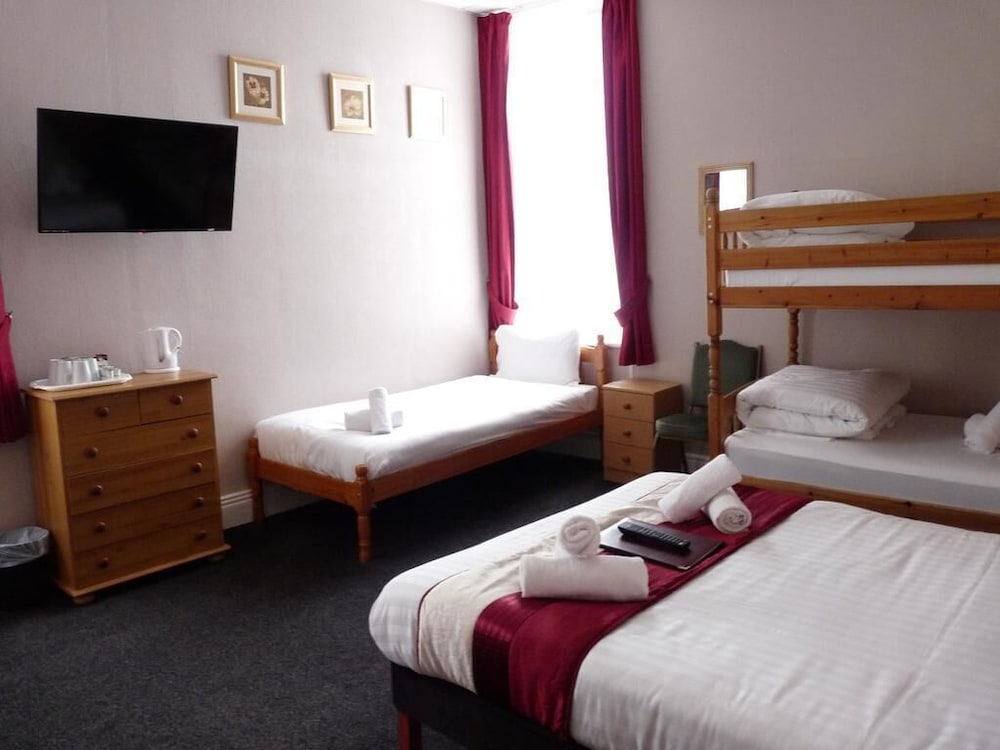 Hilbre Hotel 13/40