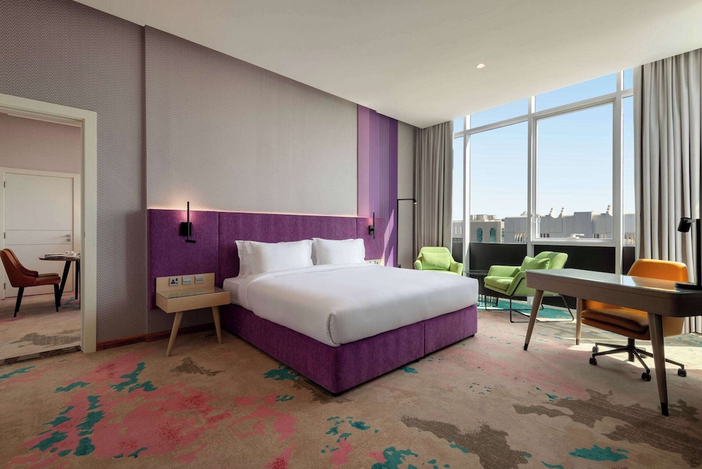 ROOM, KING BED, CITY VIEW