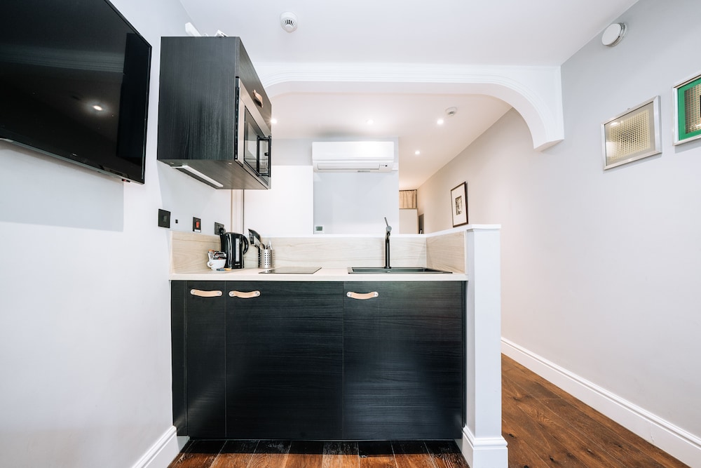 The Knaresborough by Aura Collection 7/50