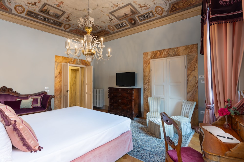 Piazza Pitti Palace 20/50