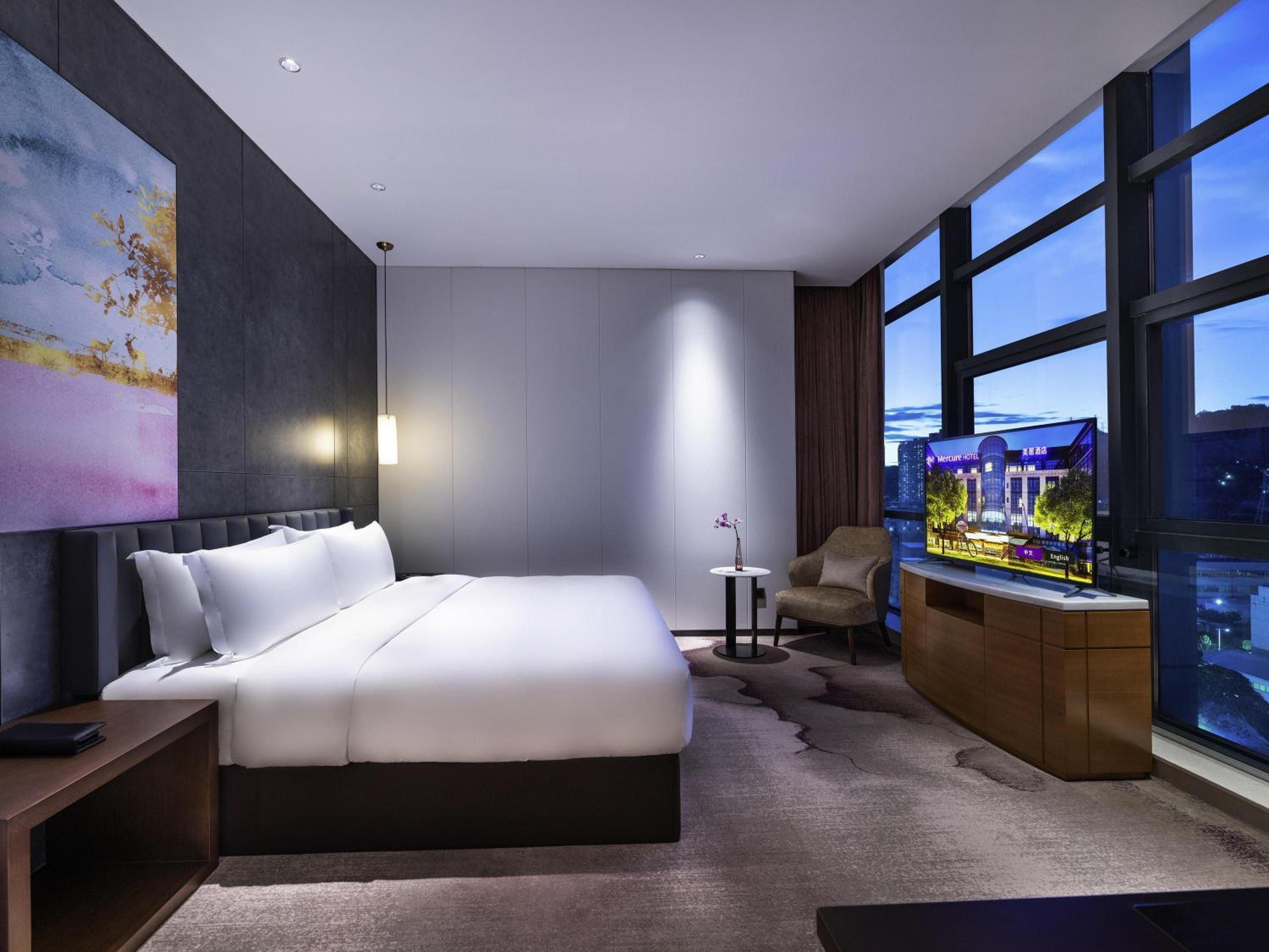 STANDARD, KING BED