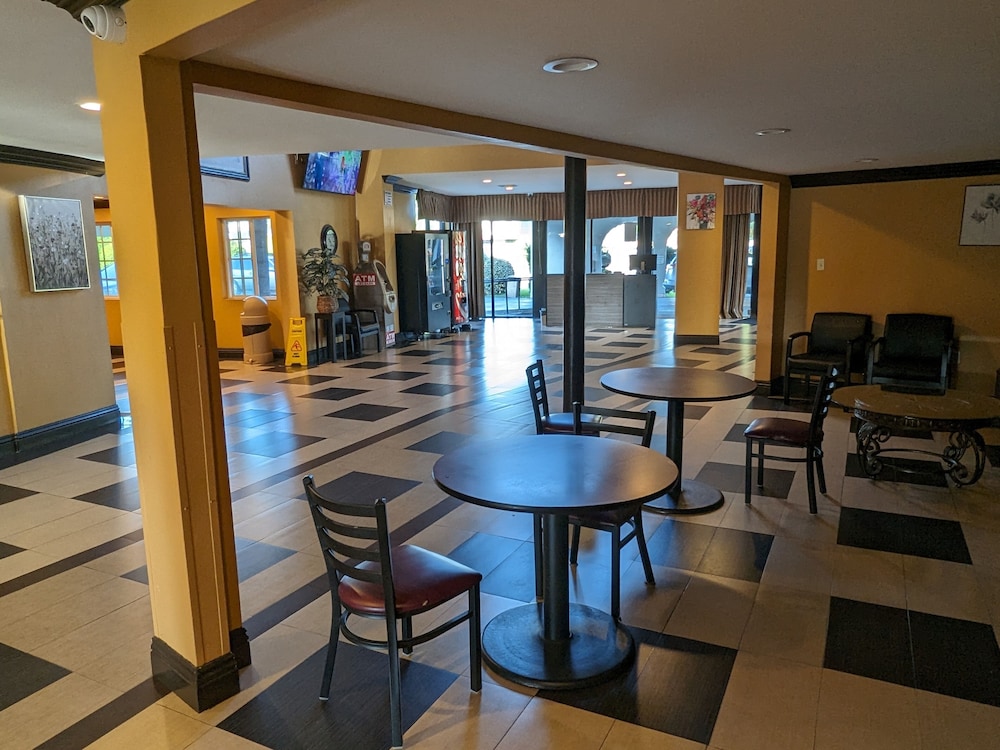 Valley Inn 38/59