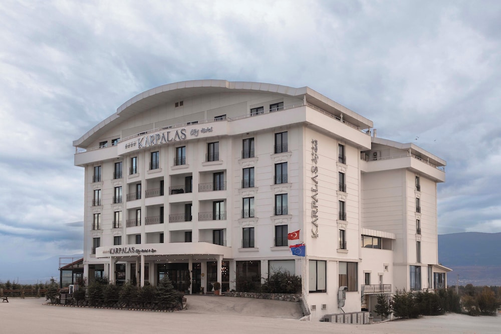 Karpalas City Hotel & Spa 7/70