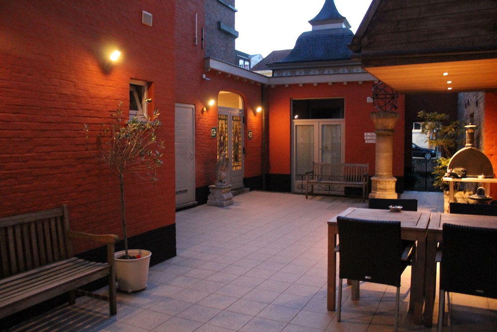 swimming pool spa