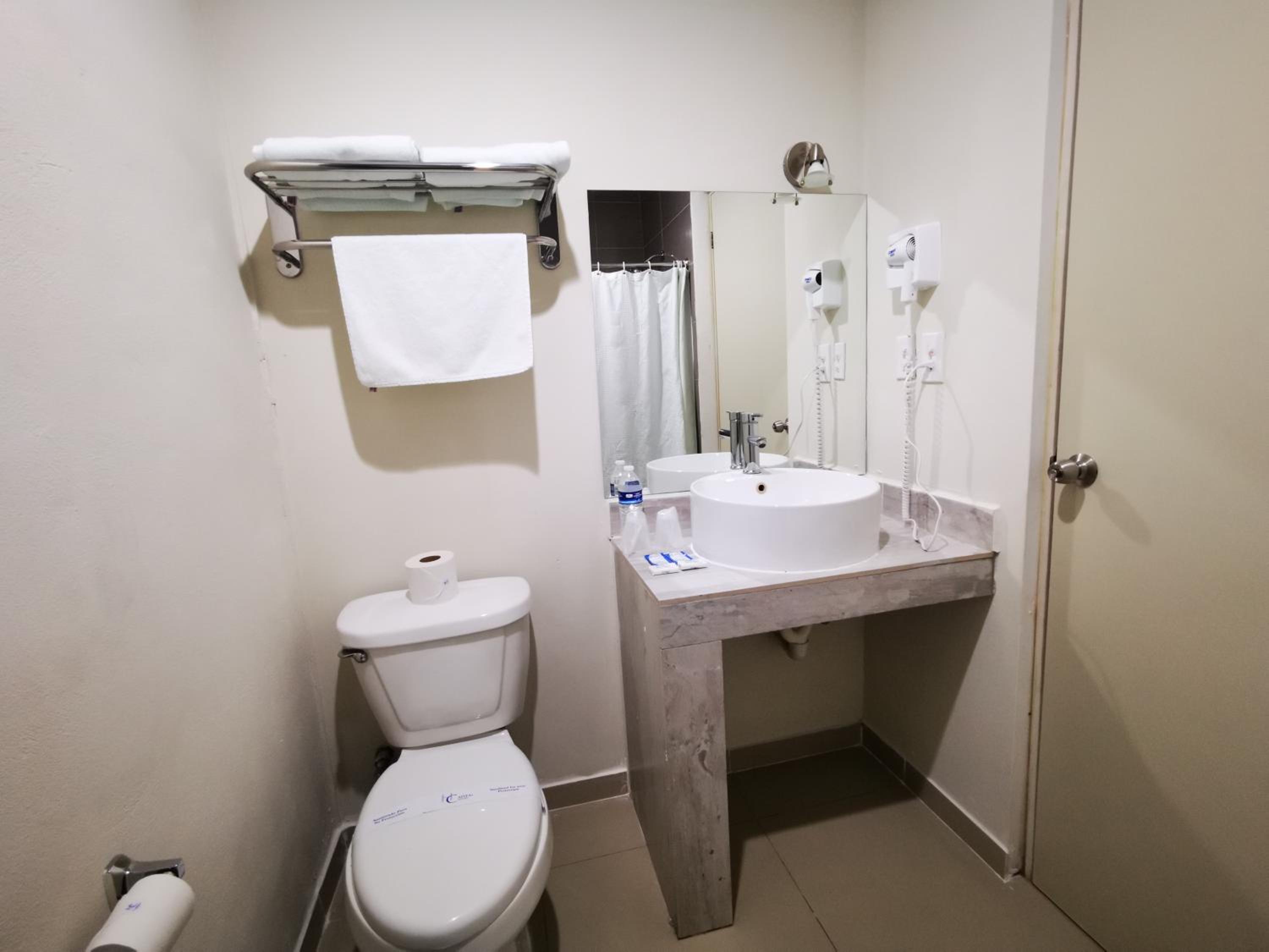 غرفة بسريرين منفصلين، Capital Hotel 7/7