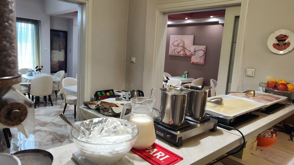 Ambrosia Suites 44/60