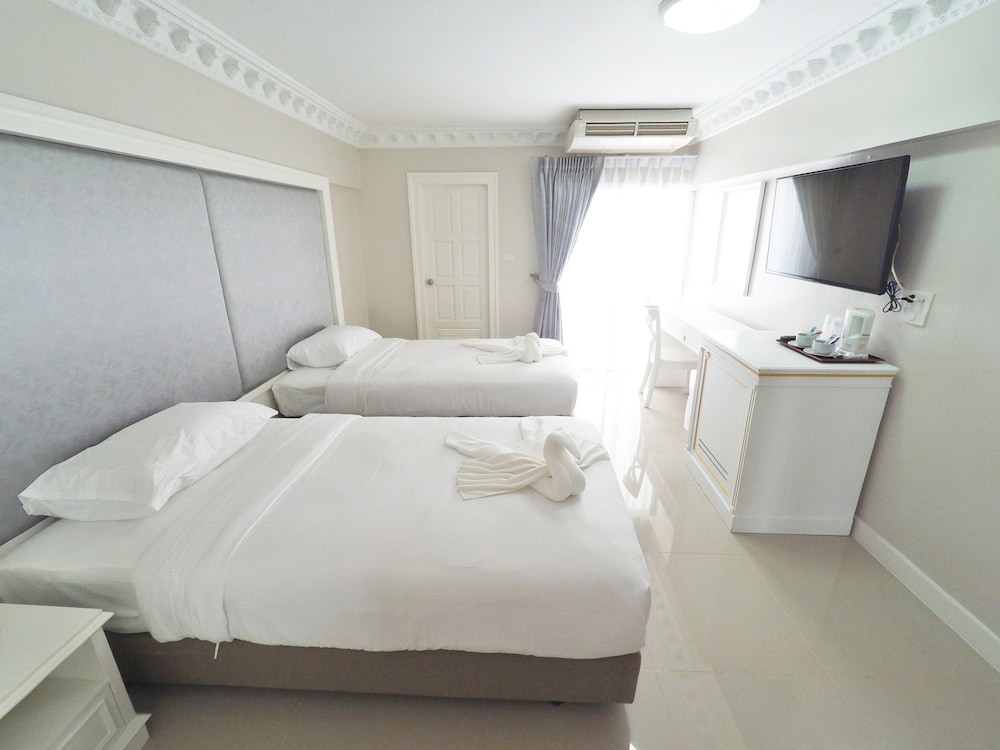 Romance Hotel Sukhumvit 97 32/58