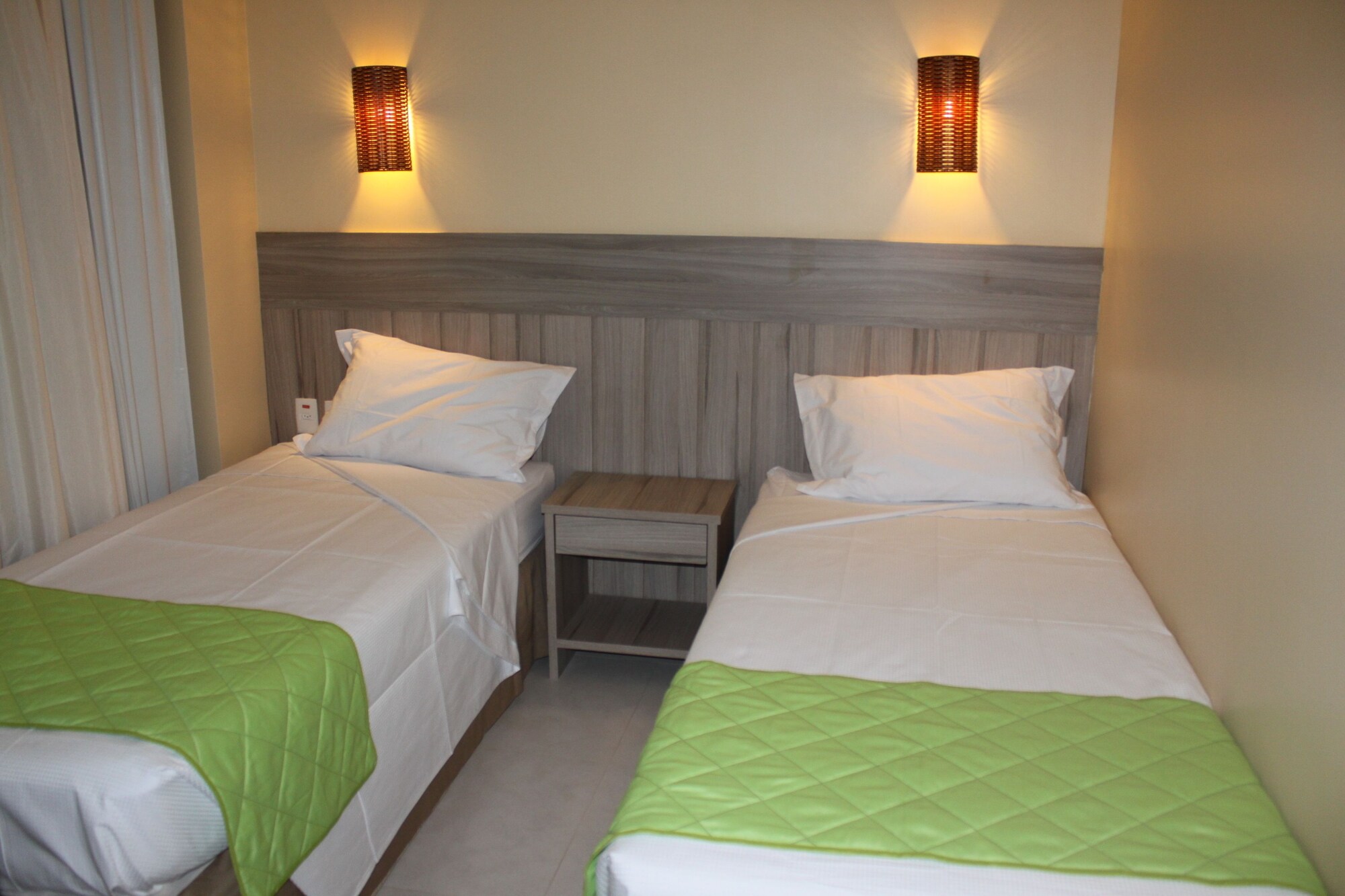 STANDARD, TWIN BEDS