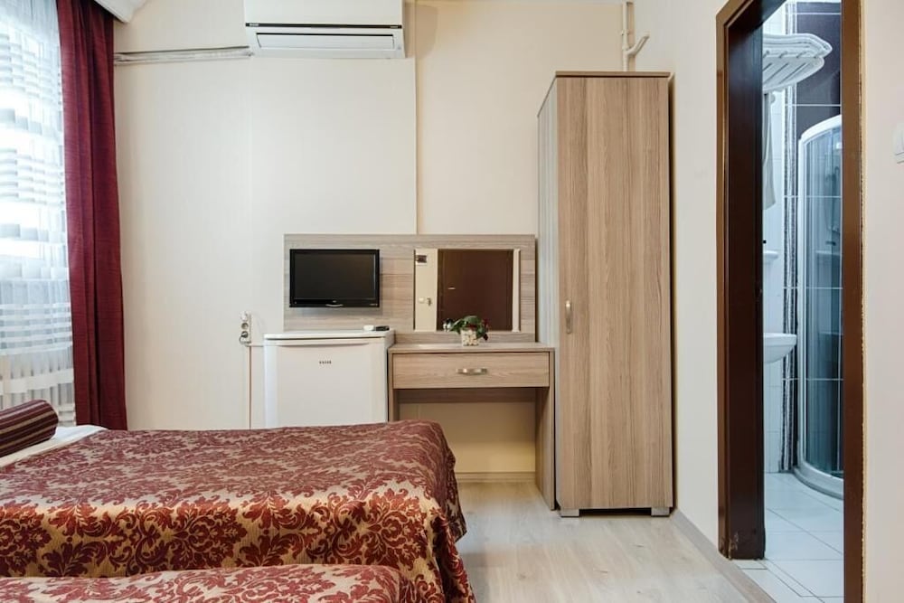 Dinar Hotel 27/43