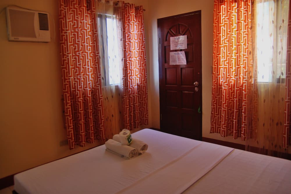 BLUE CORALS BEACH RESORT 27/66
