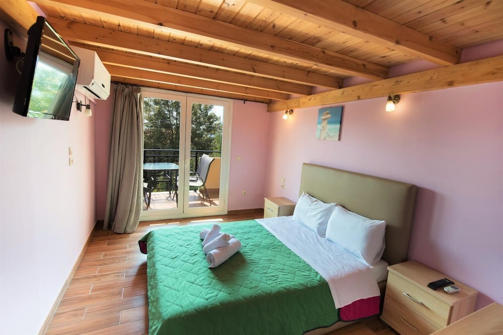 Argo Maisonettes Suites 5/28