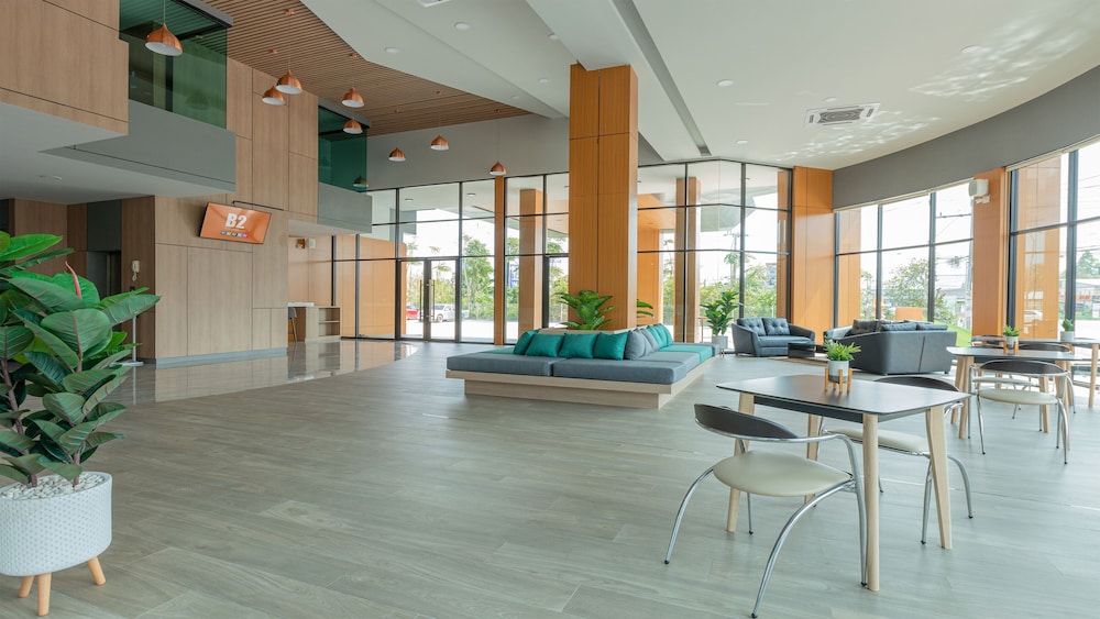 B2 Surat Thani Premier Hotel 33/38