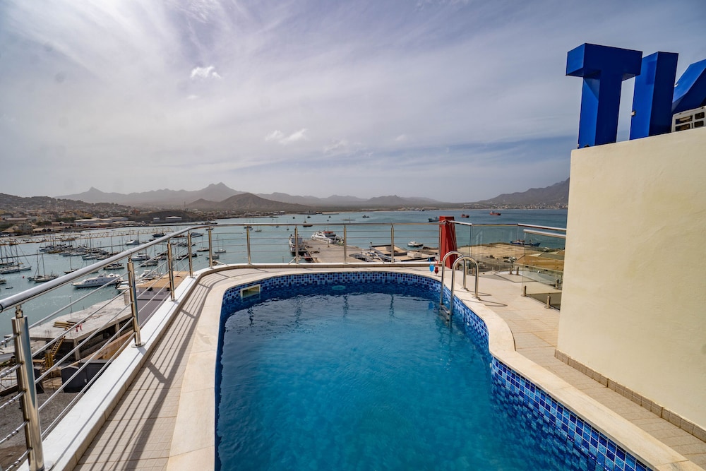 Blue Marlin Hotel 47/50