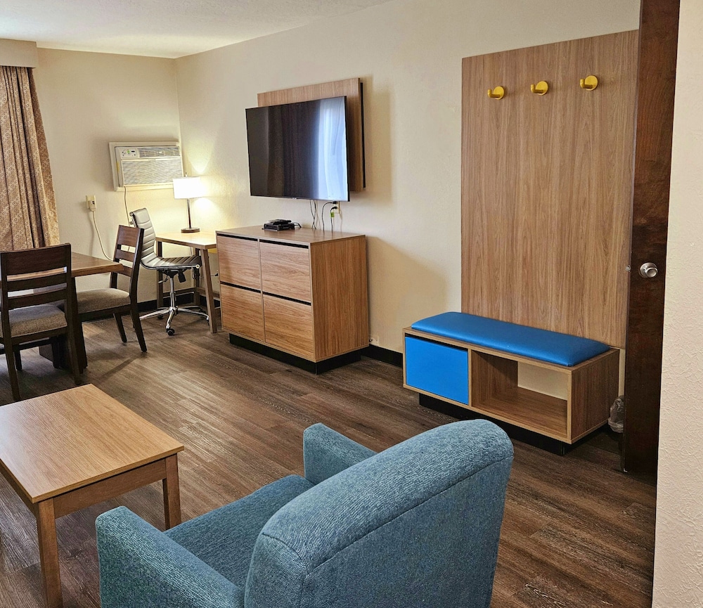 Days Inn and Suites by Wyndham Downtown Missoula-University 41/66