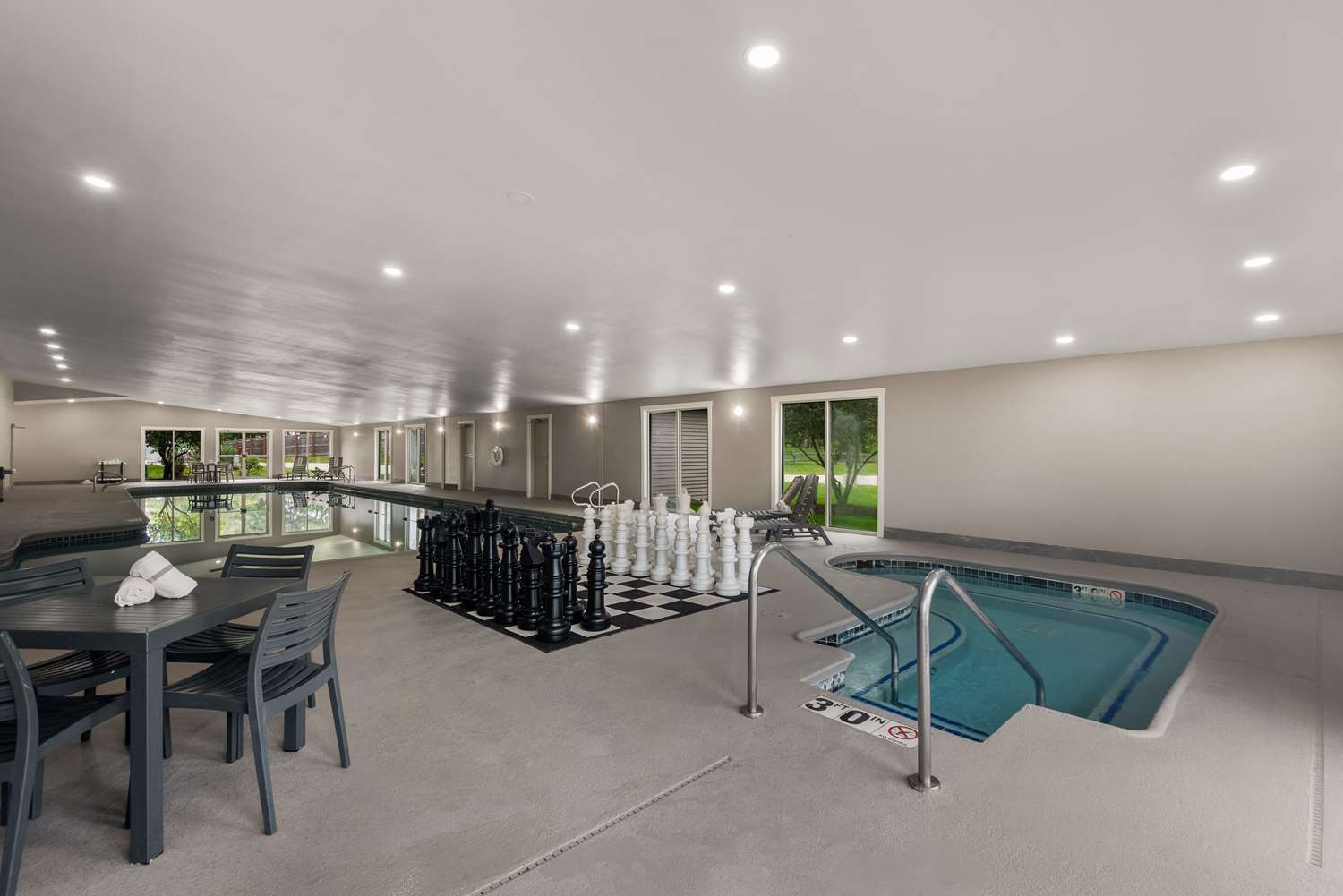 Wyndham Garden Galena Hotel & Day Spa 65/73