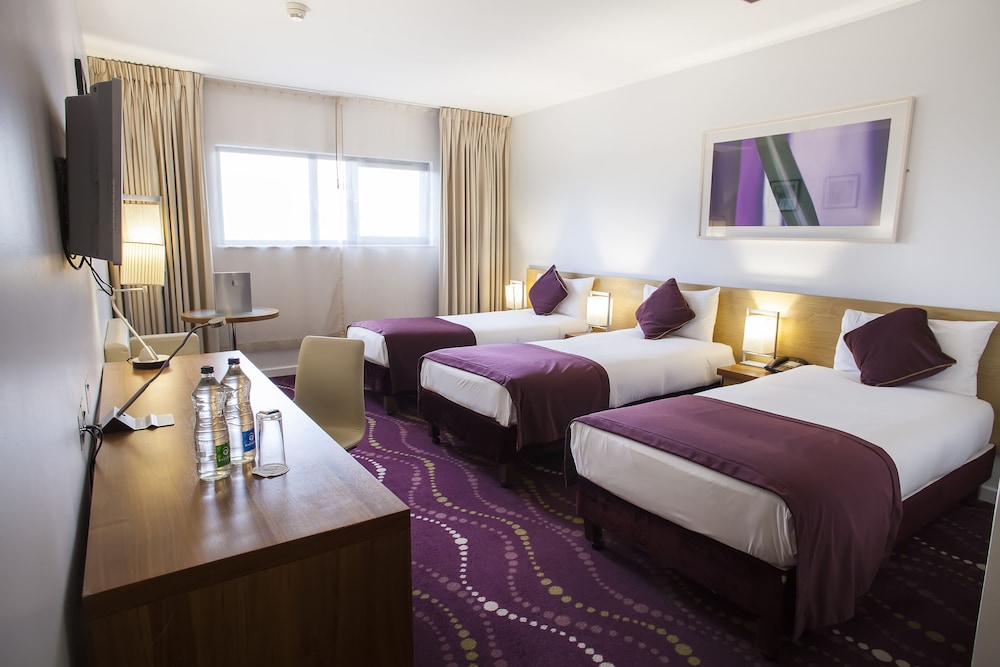 Louis Fitzgerald Hotel 7/39