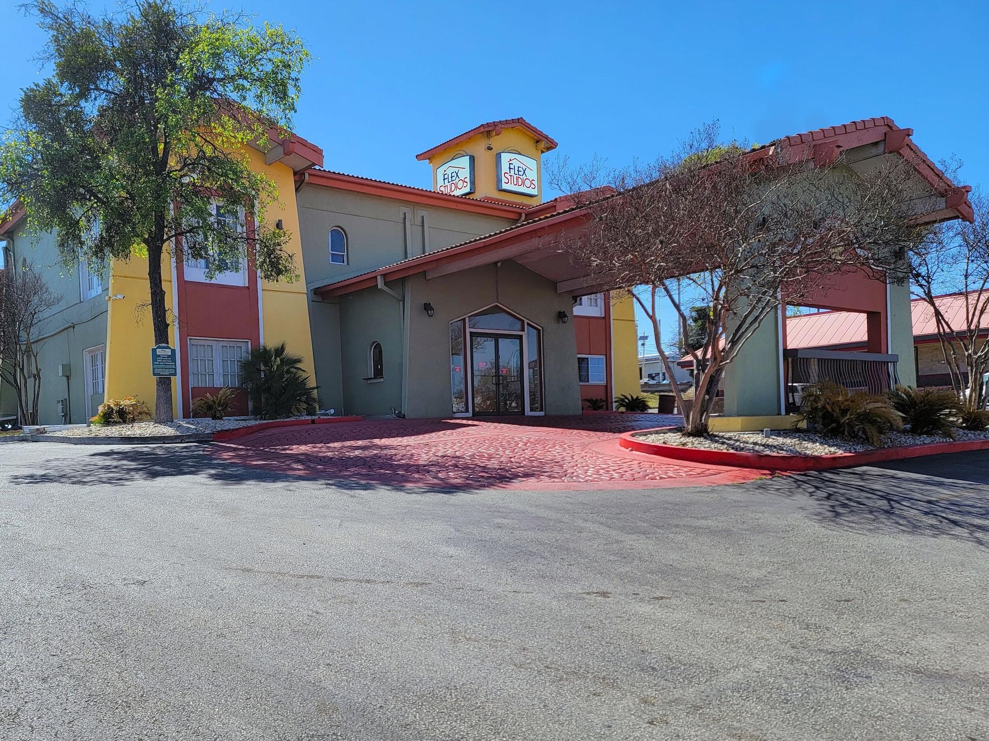 San Antonio Near South Texas Medical Ctr 20/25