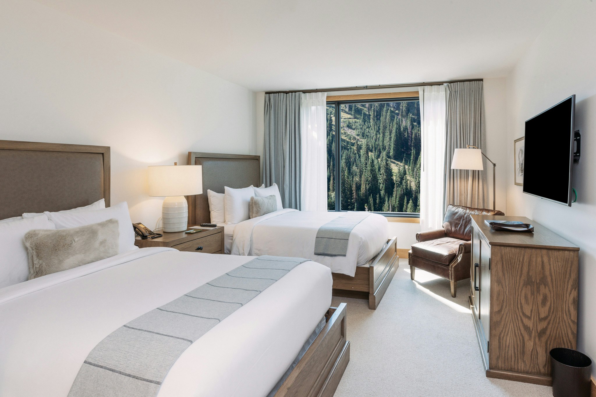 Slope, Double Bed