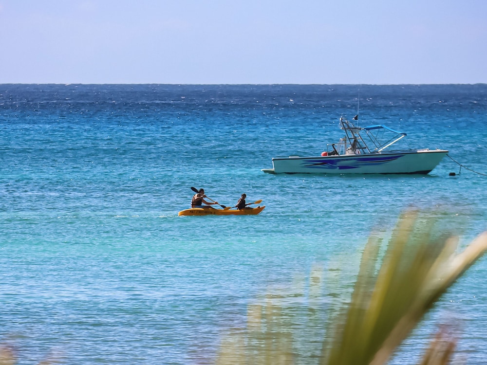 The Fives Oceanfront Puerto Morelos 62/71
