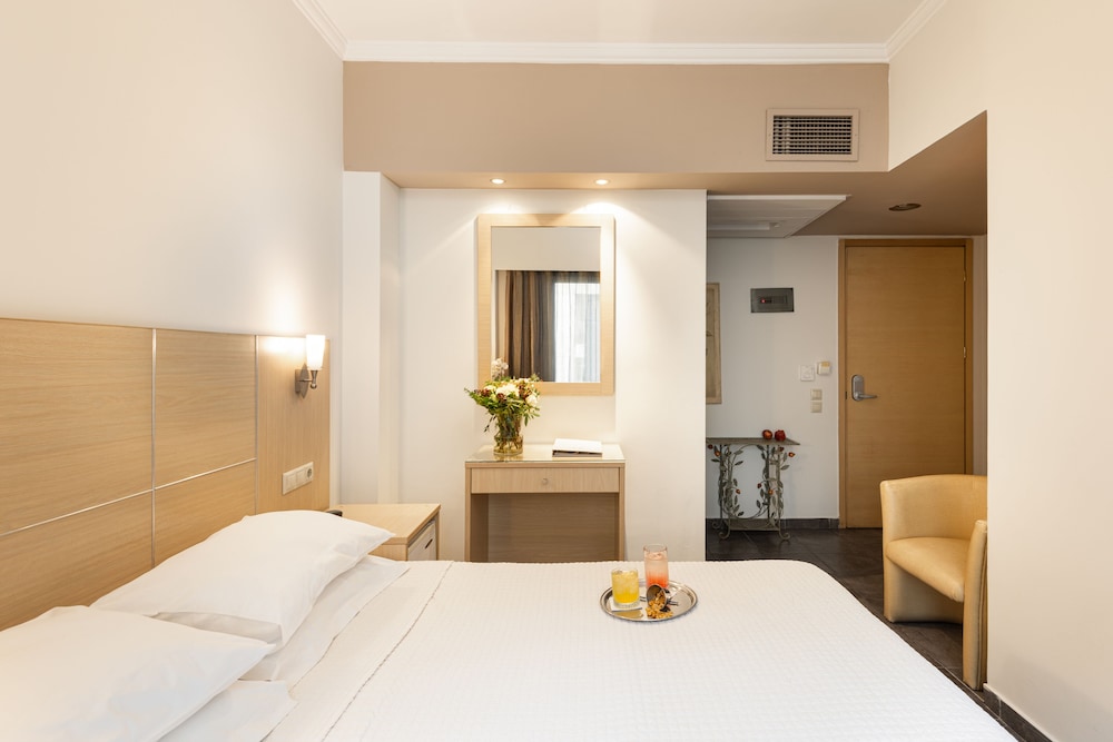 ROOM, SINGLE