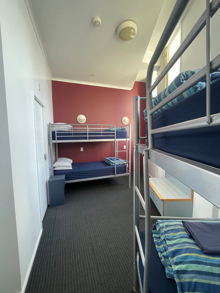 MIXED DORM, 4 BEDS