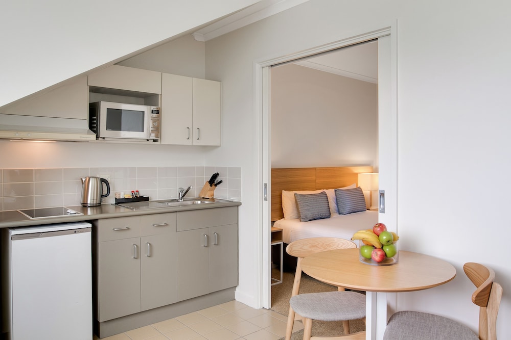 MainStay Suites Williamstown 19/63