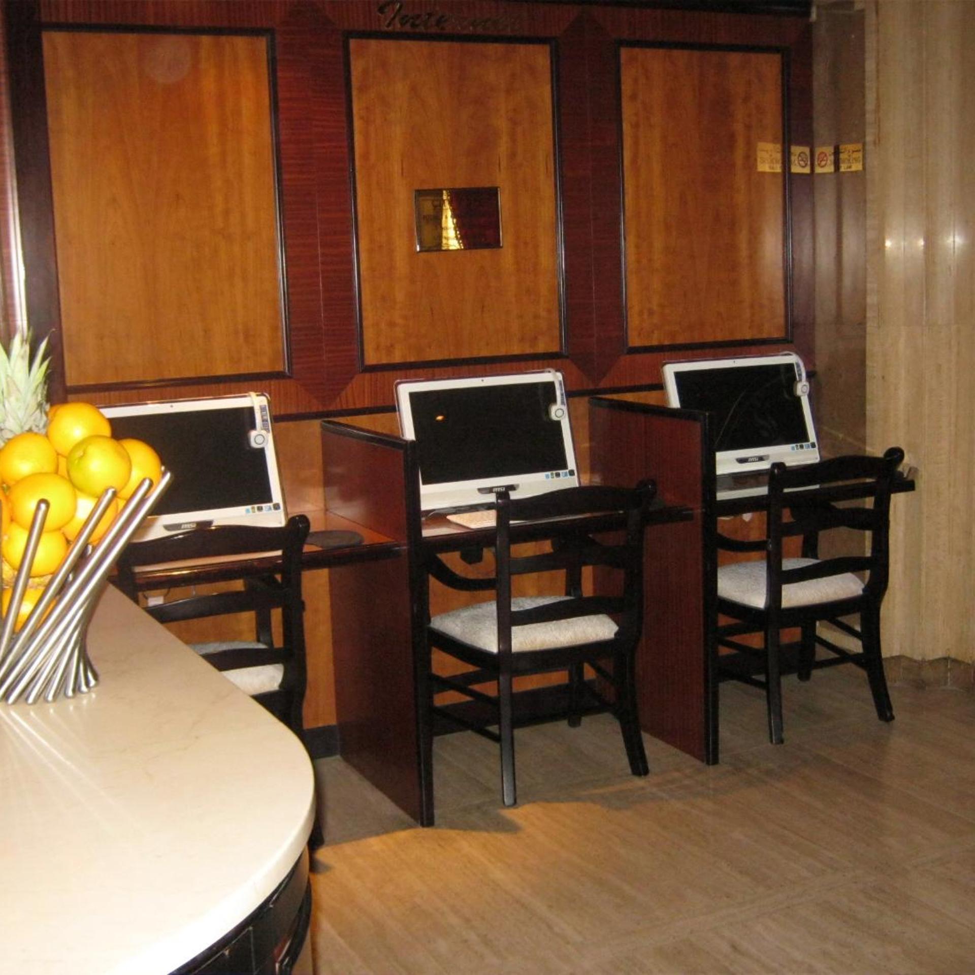 restaurant cafeteria