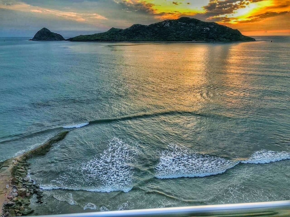 Suites Las Flores Beach Mazatlan 46/50