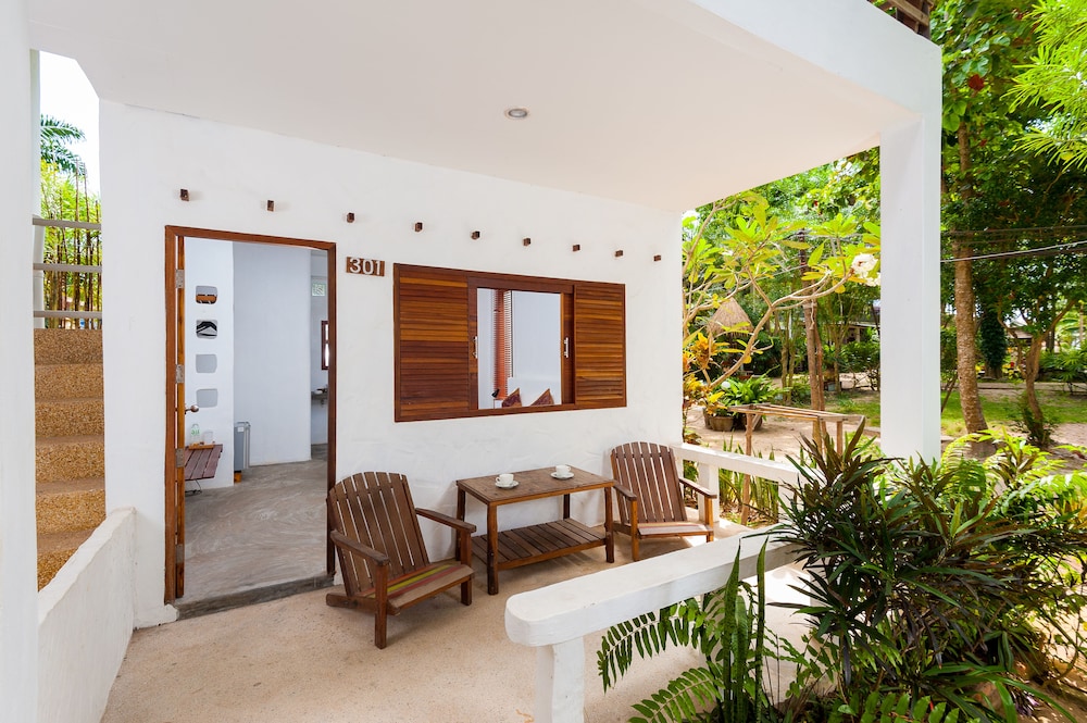 Sunshine Beach Resort 9/100