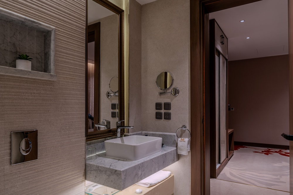 فندق ليلك بارك(Lilac Park Neom Highway Hotel Ex Lilac Park Hotel) 145/149