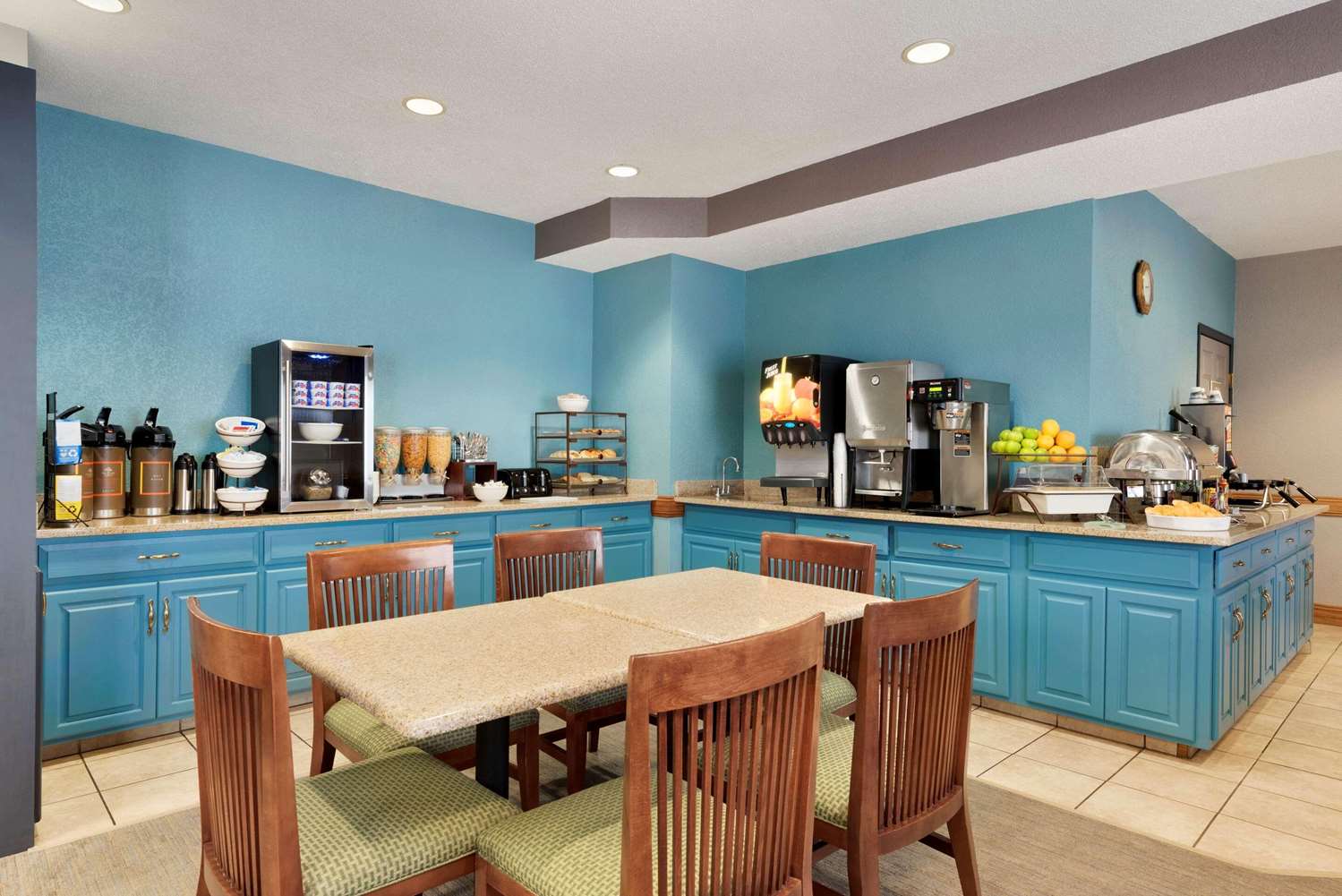 Country Inn and Suites by Radisson, Minneapolis/Shakopee 7/9