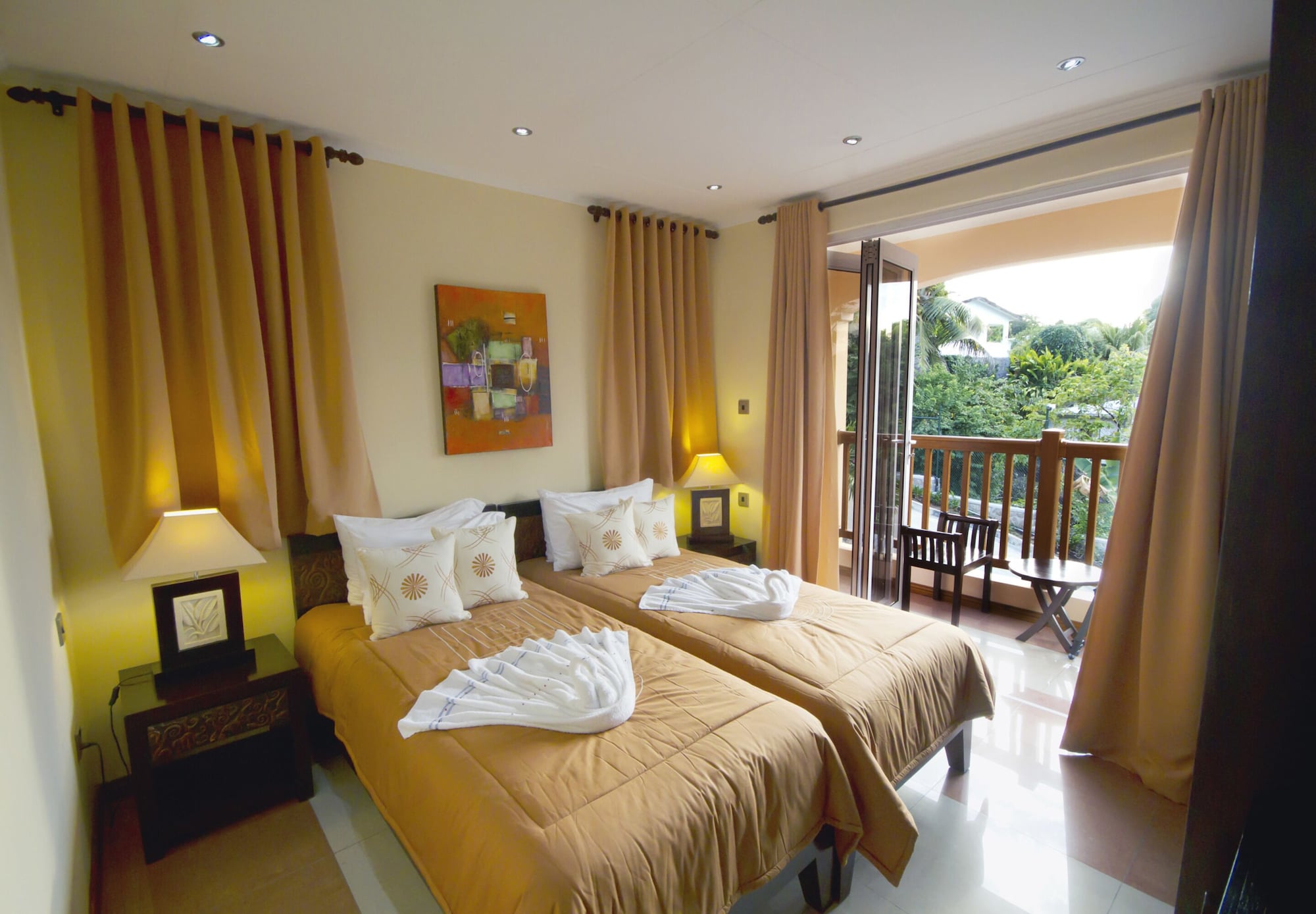 2 BEDROOMS, APARTMENT