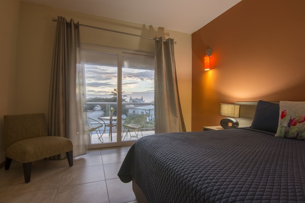 Costa Esmeralda Village 10/50