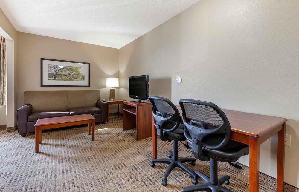 Extended Stay America - Rockford - State Street 46/54