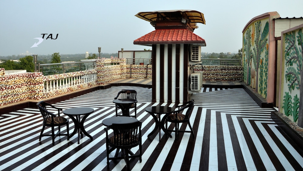 SUN HOTEL AGRA 33/50