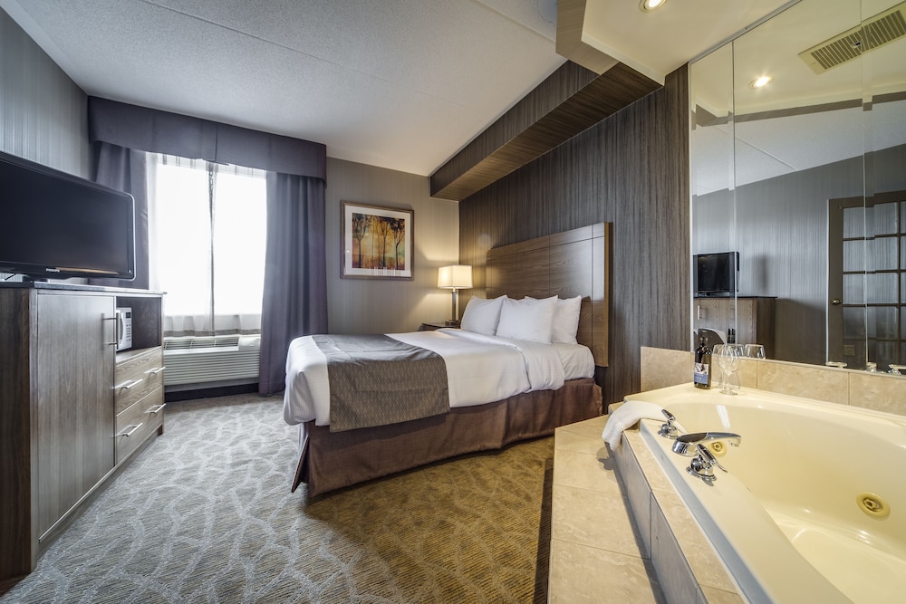Monte Carlo Inn Airport Suites 31/68