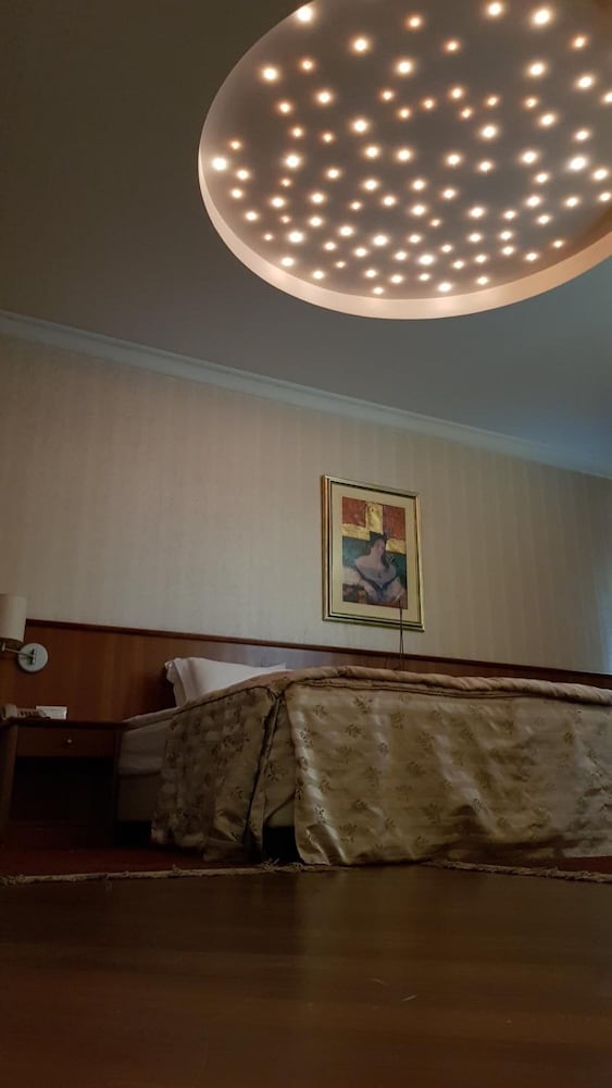 Karpos Hotel 7/50