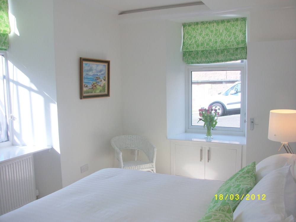 Crieff Armoury Luxury Self Catering Apartment 10/36