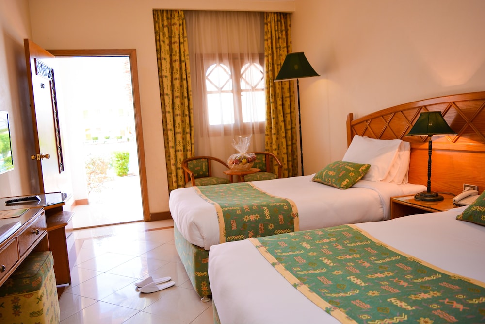Dive Inn Resort 43/107