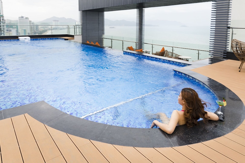 Comodo Nha Trang Hotel 25/50